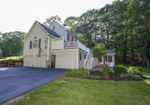 Homes for sale in Nottingham, NH | 7 Anna Lisa Wy, Nottingham, NH 03290 | MLS# 5095122