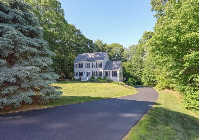 Homes for sale in Nottingham, NH | 7 Anna Lisa Wy, Nottingham, NH 03290 | MLS# 5095122