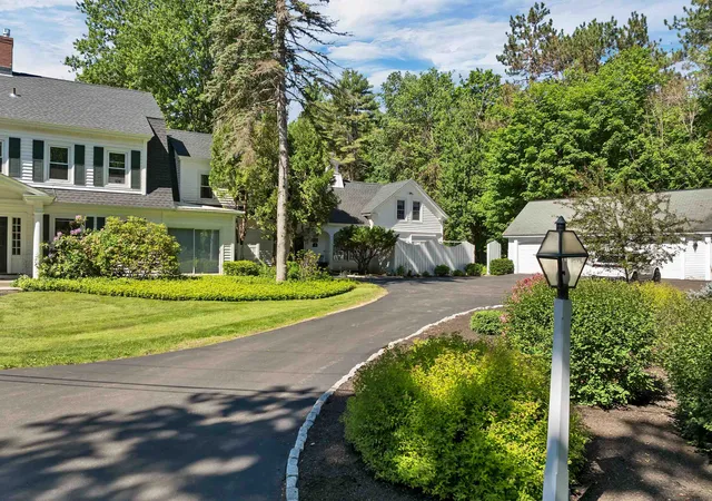 1st image of 4 Farmhouse Ln, Wolfeboro, NH 03894 | MLS# 5095131
