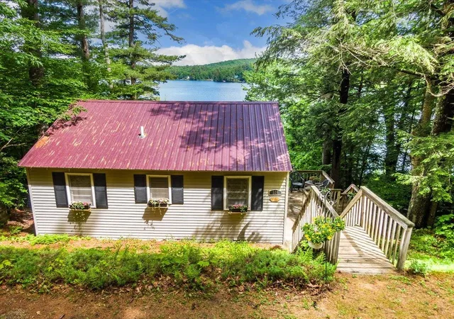Homes for sale in Gilmanton, NH | 326 Hemlock Dr, Gilmanton, NH 03237 | MLS# 5095137