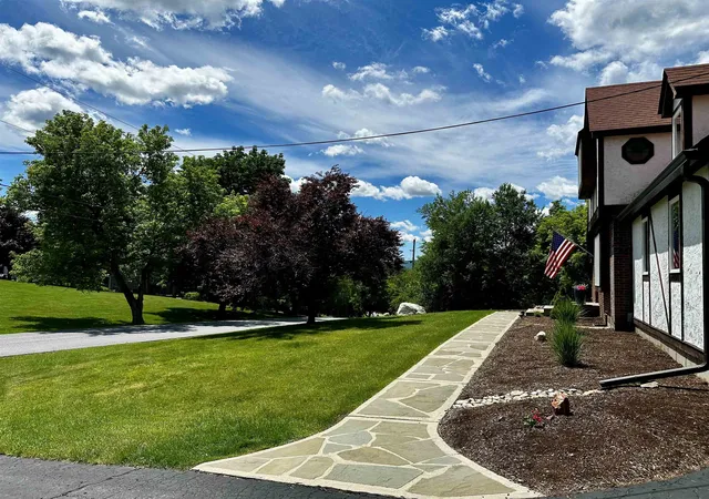Homes for sale in Pittsford, VT | 608 Orchard Hl, Pittsford, VT 05763 | MLS# 5095139