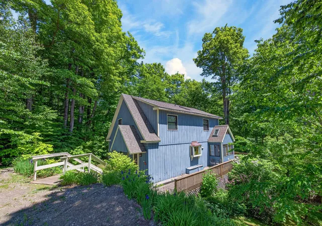 Homes for sale in West Dover, VT | 36 Bears Den Rd, West Dover, VT 05356 | MLS# 5095145