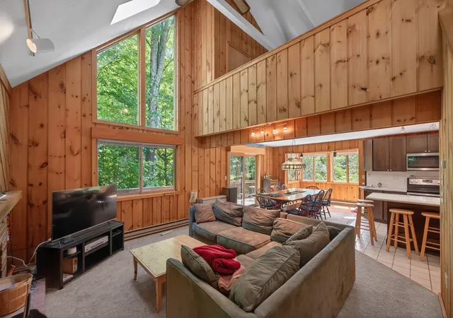 Homes for sale in West Dover, VT | 36 Bears Den Rd, West Dover, VT 05356 | MLS# 5095145