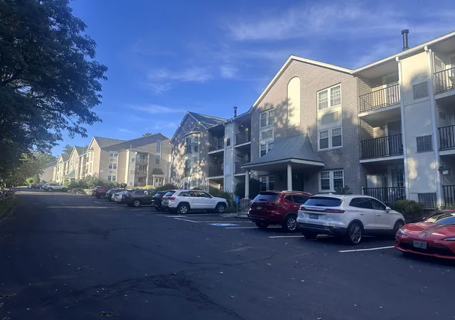 Homes for sale in Nashua, NH | 184 Cannongate Iii Rd #184, Nashua, NH 03063 | MLS# 5095154