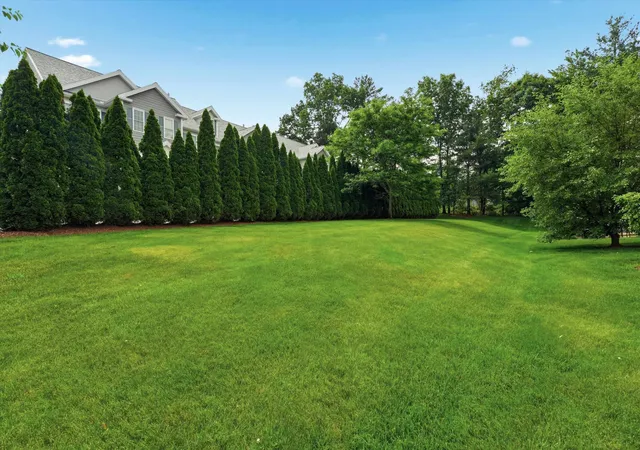 Photo 3 of Townhouse for sale at 3 Georgetown Dr #3, Nashua, NH 03062 | MLS# 5095163 | Listing updated on 2026-09-09