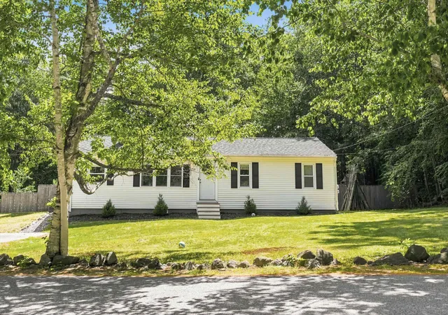 Photo 2 of Single family home for sale at 218 Hayden Rd, Hollis, NH 03049 | MLS# 5095171 | Listing updated on 2026-07-13