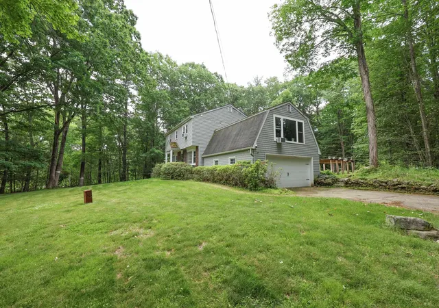 Homes for sale in Durham, NH | 1 Woodridge Rd, Durham, NH 03824 | MLS# 5095172