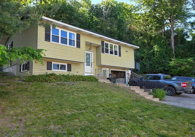 Photo 2 of Sale Pending at 119 Huntress St, Manchester, NH 03102 | MLS# 5095177 | Listing updated on 2026-08-24