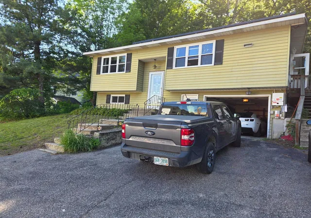 Photo 3 of Sale Pending at 119 Huntress St, Manchester, NH 03102 | MLS# 5095177 | Listing updated on 2026-08-24