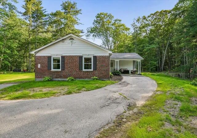 2nd image of 319 Windham Rd, Pelham, NH 03076 | MLS# 5095181