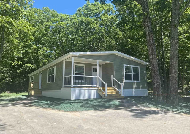Homes for sale in Rochester, NH | 6 Country Ridge Park, Rochester, NH 03867 | MLS# 5095215