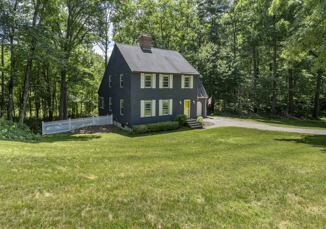Homes for sale in Derry, NH | 15 Oxbow Ln, Derry, NH 03038 | MLS# 5095223