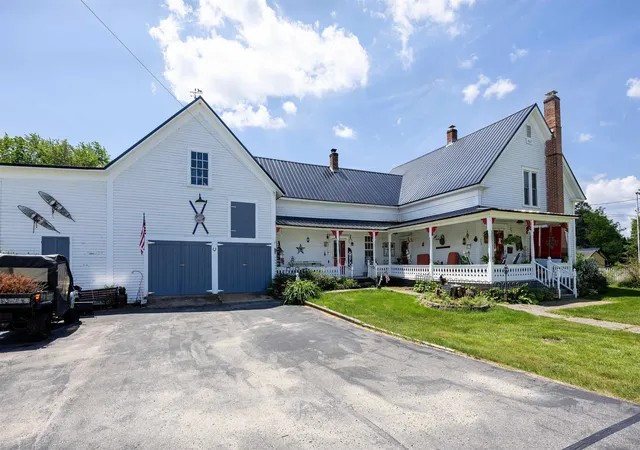 1st image of 13 Pleasant St, Lancaster, NH 03584 | MLS# 5095226