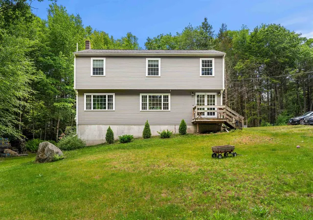 Homes for sale in Nottingham, NH | 61 Sofia Wy, Nottingham, NH 03290 | MLS# 5095241