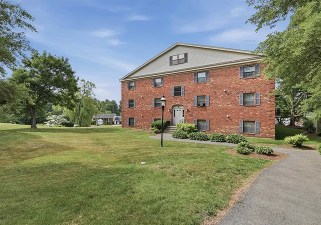 Homes for sale in Derry, NH | 1 Bristol Ct #211, Derry, NH 03038 | MLS# 5095243