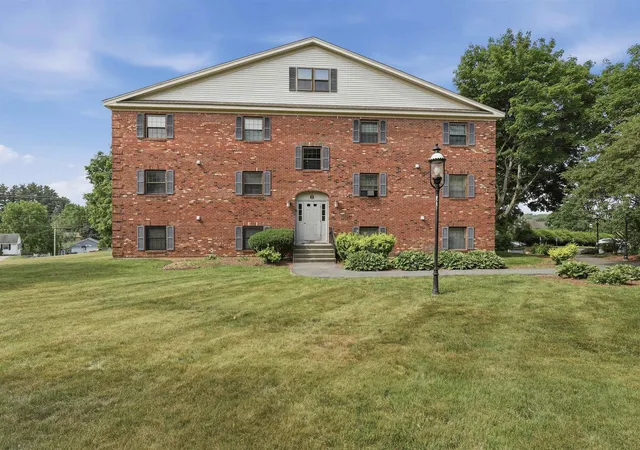 Homes for sale in Derry, NH | 1 Bristol Ct #211, Derry, NH 03038 | MLS# 5095243