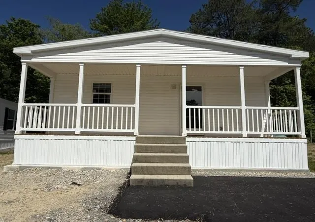 2nd image of 70 Norwich Pl, Derry, NH 03038 | MLS# 5095249