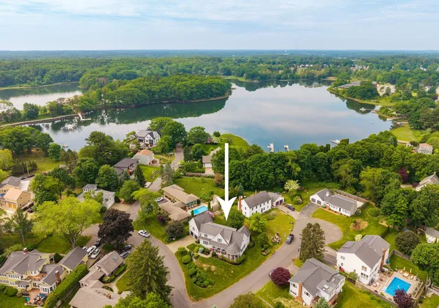 Photo 3 of Single family home for sale at 31 Pleasant Point Dr, Portsmouth, NH 03801 | MLS# 5095255 | Listing updated on 2026-08-03