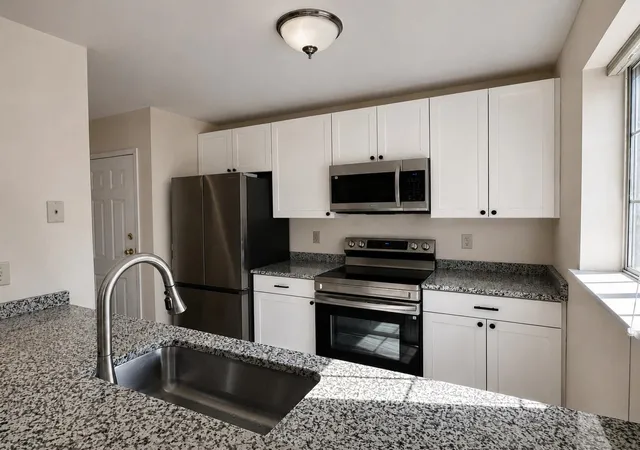 3rd image of 93 Hildred Dr, Burlington, VT 05401 | MLS# 5095260