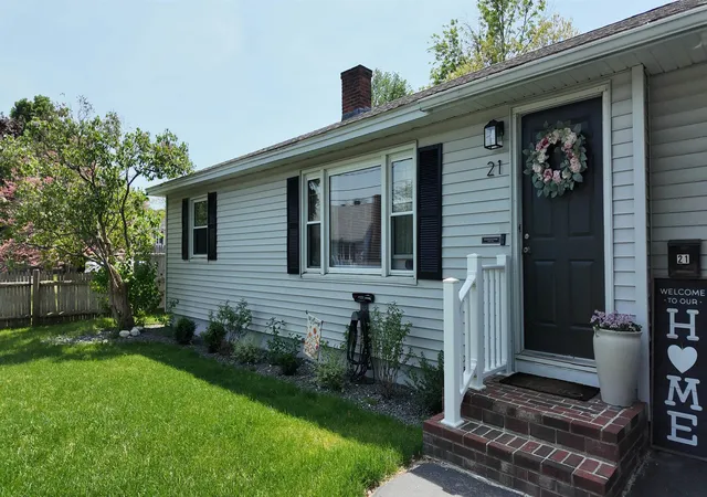 3rd image of 21 Hayden St, Nashua, NH 03060 | MLS# 5095273