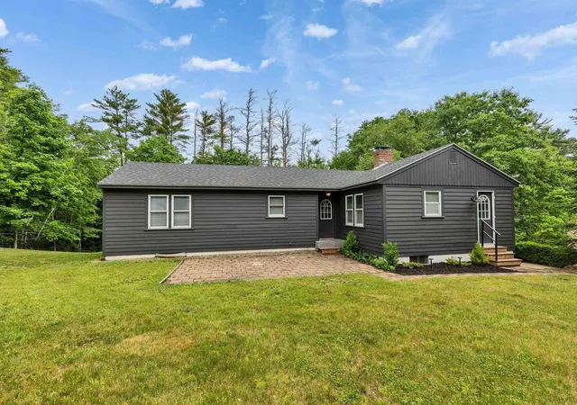 2nd image of 29 Goyette Dr, Peterborough, NH 03458 | MLS# 5095274