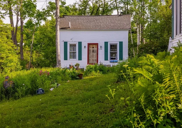 Homes for sale in Manchester, VT | 238 Seminary Ave, Manchester, VT 05254 | MLS# 5095276