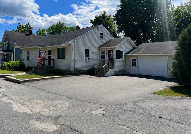 Homes for sale in Berlin, NH | 459 Willard St, Berlin, NH 03570 | MLS# 5095297