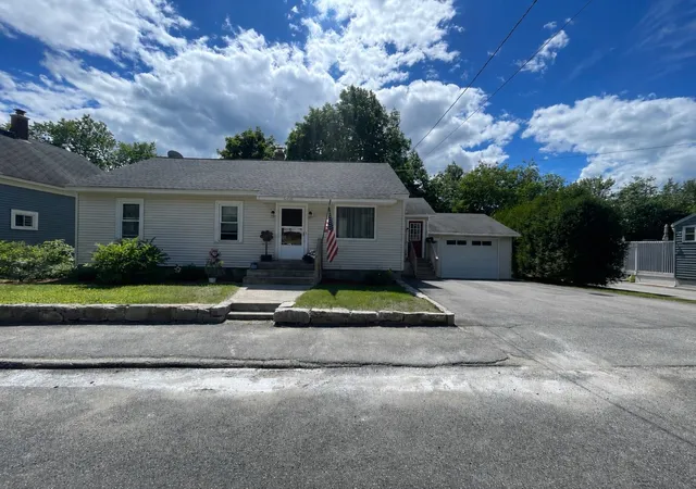 Homes for sale in Berlin, NH | 459 Willard St, Berlin, NH 03570 | MLS# 5095297