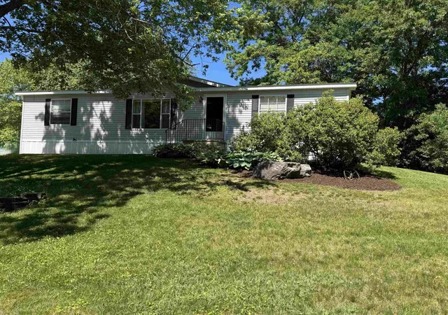 Homes for sale in Nashua, NH | 21 Eric Ave, Nashua, NH 03062 | MLS# 5095304