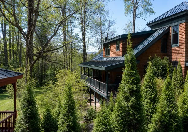 Homes for sale in Londonderry, VT | 224 Cobble Ridge Rd, Londonderry, VT 05148 | MLS# 5095311