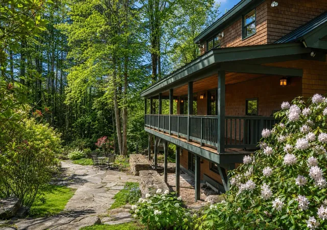 Homes for sale in Londonderry, VT | 224 Cobble Ridge Rd, Londonderry, VT 05148 | MLS# 5095311