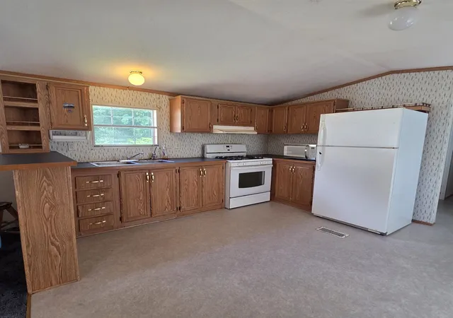 Photo 2 of Manufactured home for sale at 20 Jaffrey Rd #14, Fitzwilliam, NH 03447 | MLS# 5095314 | Listing updated on 2026-06-23