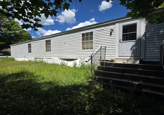 Photo 3 of Manufactured home for sale at 20 Jaffrey Rd #14, Fitzwilliam, NH 03447 | MLS# 5095314 | Listing updated on 2026-06-23