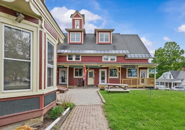 2nd image of 112 Main St #7, Stowe, VT 05672 | MLS# 5095327