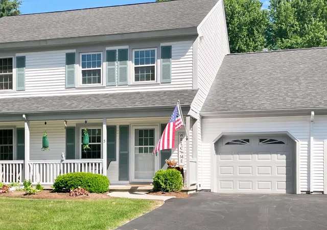 2nd image of 5 Wolff Dr, Essex Junction, VT 05452 | MLS# 5095333