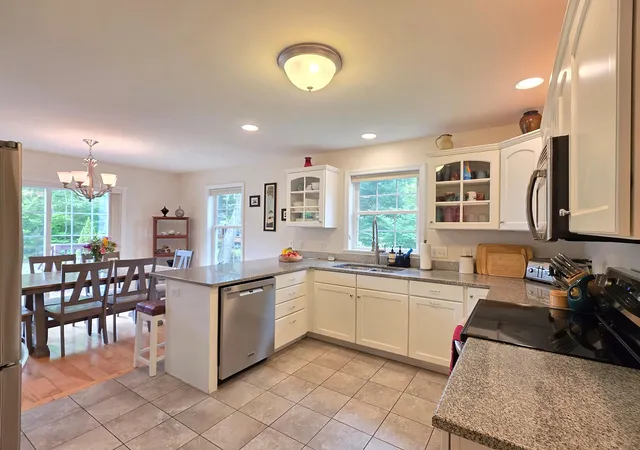3rd image of 39 Kiln Rd, Essex Junction, VT 05452 | MLS# 5095340