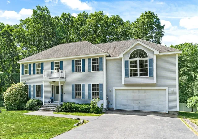 2nd image of 105 Wyndridge Cir, Pelham, NH 03076 | MLS# 5095343