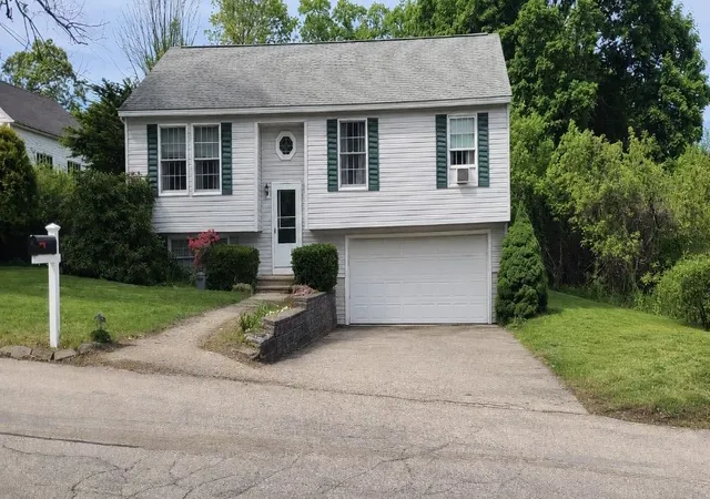 Photo 1 of Single family home for sale at 29 Sherburne St, Manchester, NH 03104 | MLS# 5095350 | Listing updated on 2026-09-16