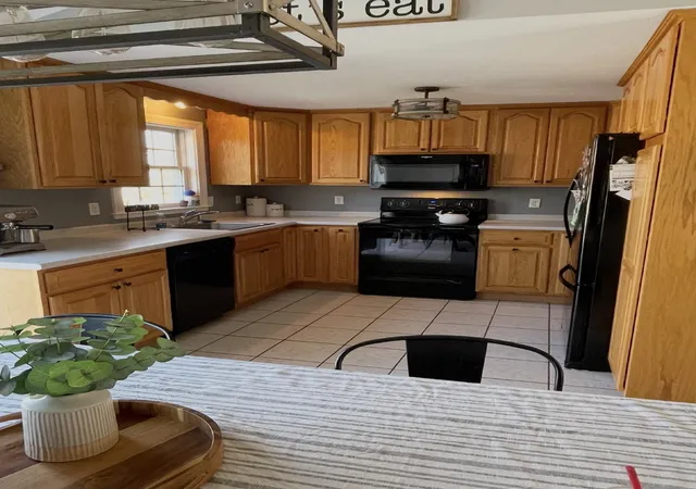 Photo 3 of Single family home for sale at 29 Sherburne St, Manchester, NH 03104 | MLS# 5095350 | Listing updated on 2026-09-16