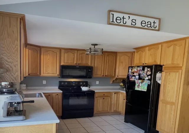 Photo 4 of Single family home for sale at 29 Sherburne St, Manchester, NH 03104 | MLS# 5095350 | Listing updated on 2026-09-16