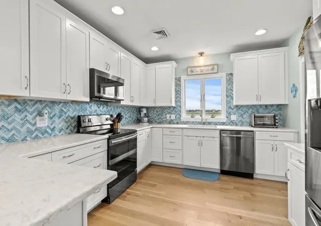 1st image of 527 Ocean Blvd, Hampton, NH 03842 | MLS# 5095355