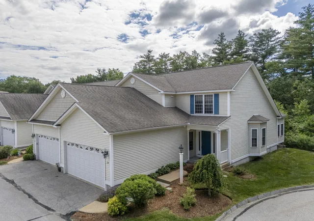 Homes for sale in Hooksett, NH | 34 Mammoth Rd #25, Hooksett, NH 03106 | MLS# 5095386