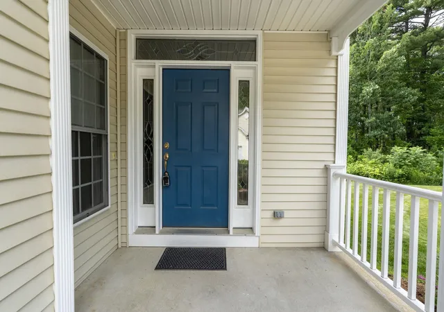 Homes for sale in Hooksett, NH | 34 Mammoth Rd #25, Hooksett, NH 03106 | MLS# 5095386