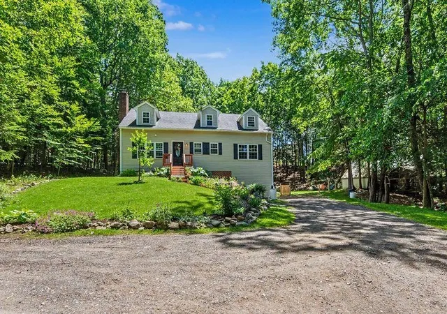 2nd image of 58 Heath St, Newton, NH 03858 | MLS# 5095398