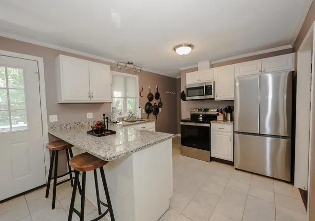 Homes for sale in Derry, NH | 105 Kilrea Rd, Derry, NH 03038 | MLS# 5095418
