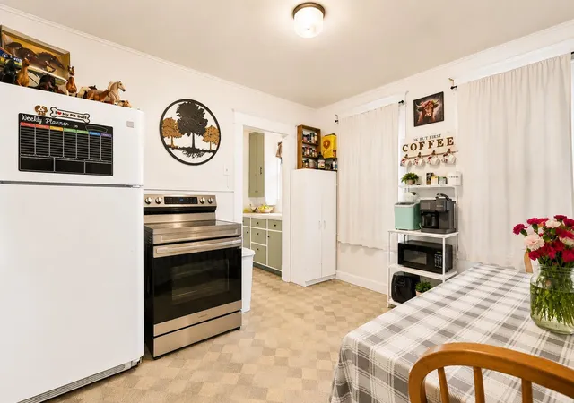 Photo 3 of Sale Pending at 315 Mast Rd, Manchester, NH 03102 | MLS# 5095420 | Listing updated on 2026-09-11