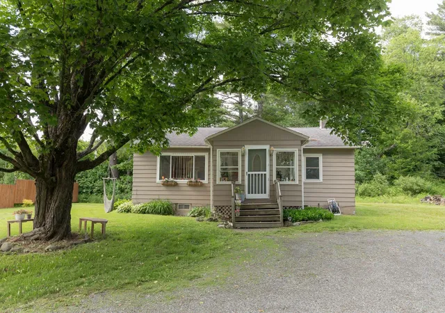 2nd image of 261 Vt Route 15e Route, Hyde Park, VT 05655 | MLS# 5095449