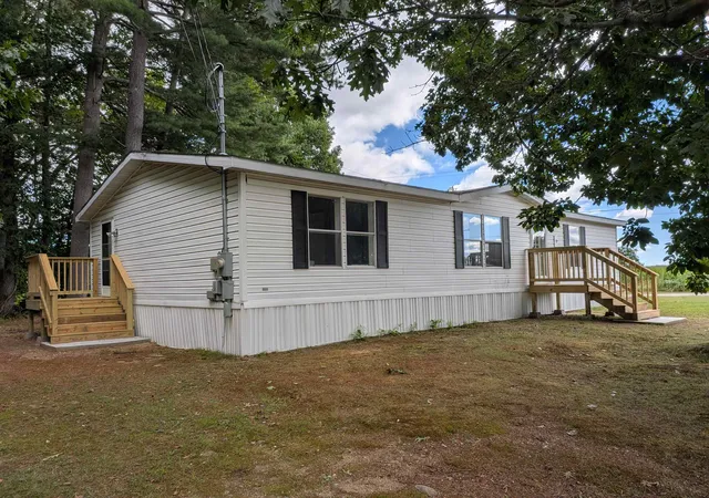 Photo 3 of Manufactured home for sale at 545 Elm St #34, Milford, NH 03055 | MLS# 5095463 | Listing updated on 2026-08-25