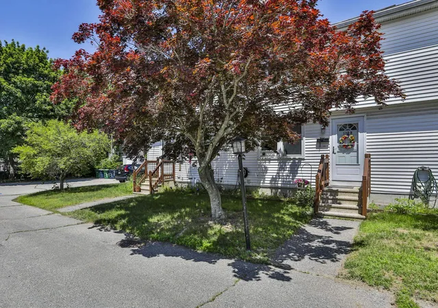 Homes for sale in Nashua, NH | 160 West Hollis St #B, Nashua, NH 03060 | MLS# 5095471