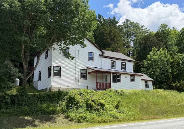 Photo 3 of Single family home for sale at 892 South Main St, Newport, NH 03773 | MLS# 5095475 | Listing updated on 2026-07-08